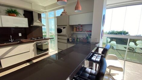 Cozinha integrada com churasqueira 