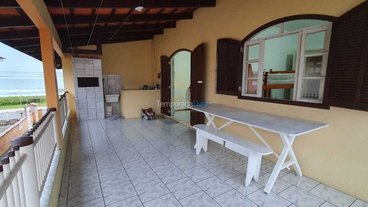 Apartamento para aluguel de temporada em Itapoá (Barra do Saí)