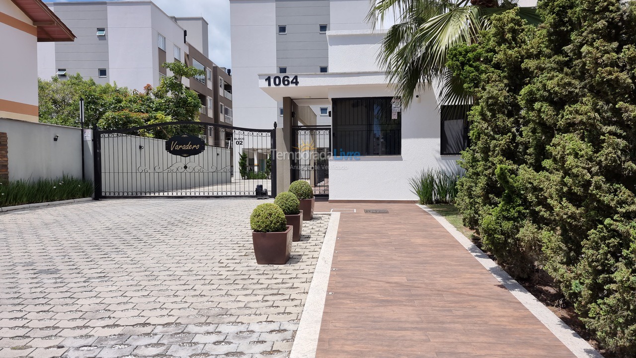 Apartamento para alquiler de vacaciones em Bombinhas (Praia de Bombas)