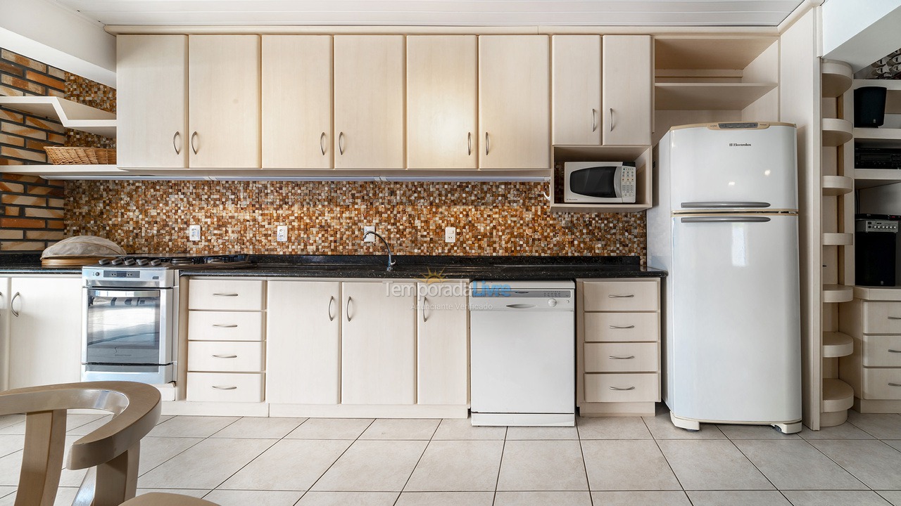 House for vacation rental in Bombinhas (Mariscal)