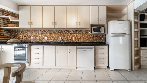 House with Pool in Mariscal - Bombinhas