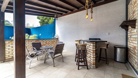 House with Pool in Mariscal - Bombinhas