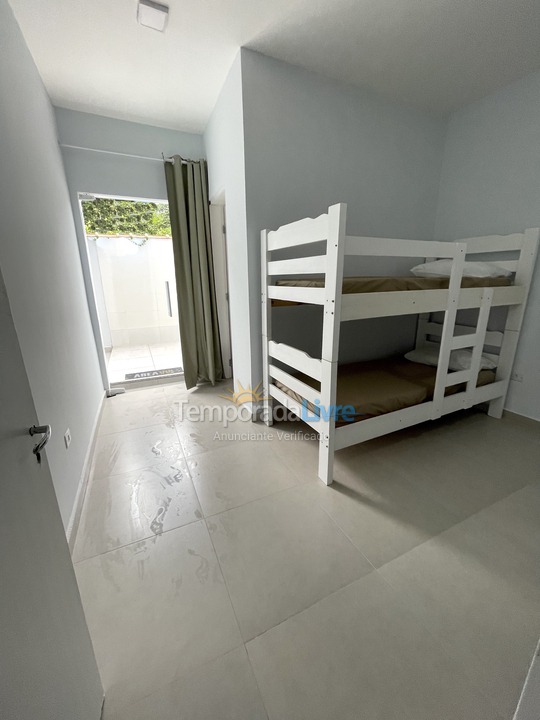 Apartamento para aluguel de temporada em Ubatuba (Lagoinha)