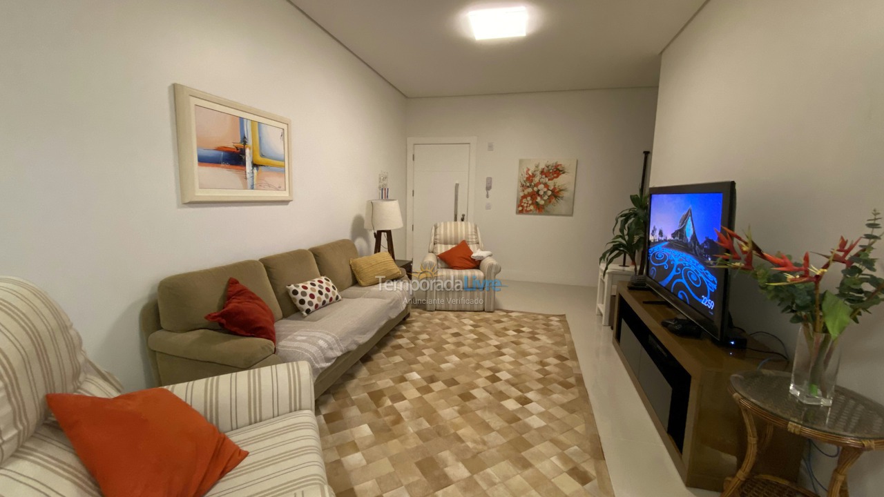 Apartamento para aluguel de temporada em Governador Celso Ramos (Praia de Palmas)