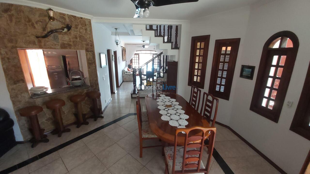 Casa para aluguel de temporada em Guarujá (Praia do Pernambuco)