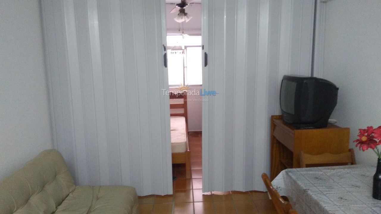 Apartamento para aluguel de temporada em Praia Grande (Vila Tupi)