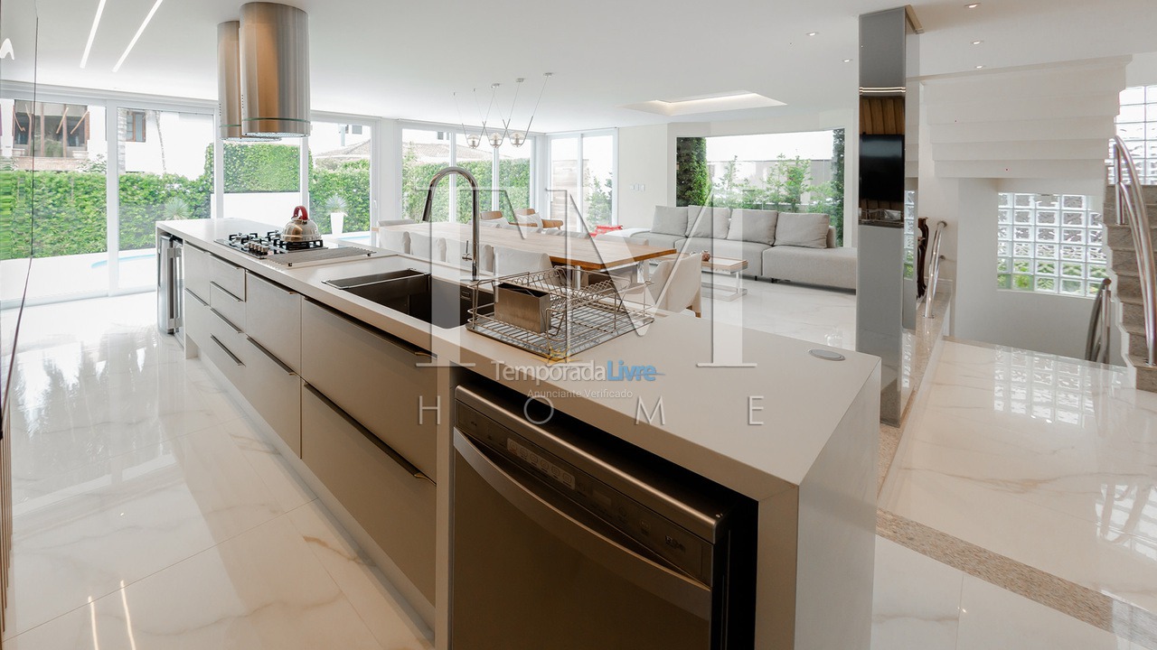 Casa para aluguel de temporada em Florianopolis (Jurerê Internacional)