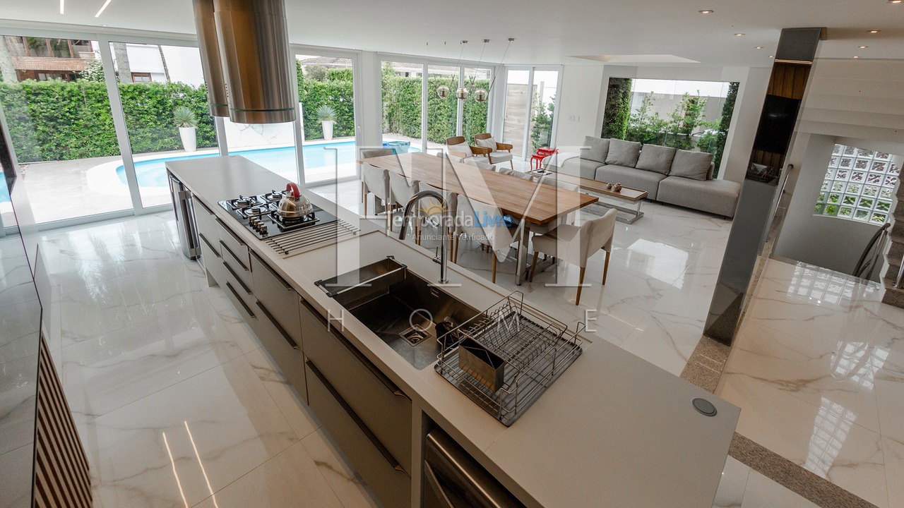 Casa para aluguel de temporada em Florianopolis (Jurerê Internacional)