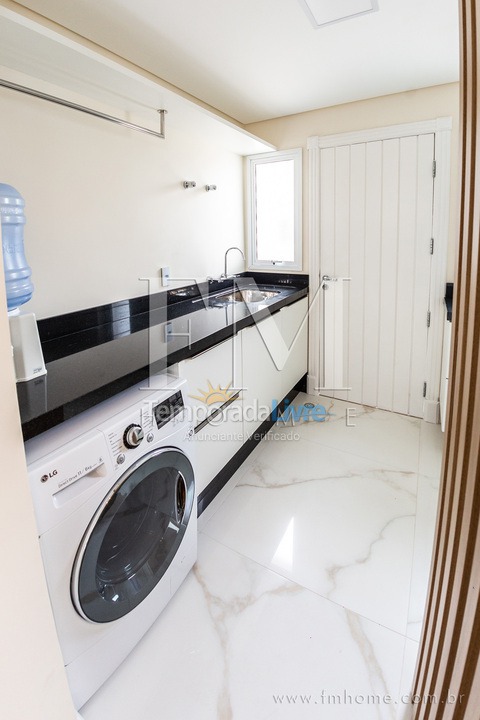 Casa para aluguel de temporada em Florianopolis (Jurerê Internacional)