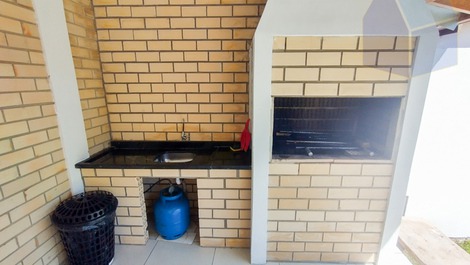 4-bedroom beach house 350 m from the beach