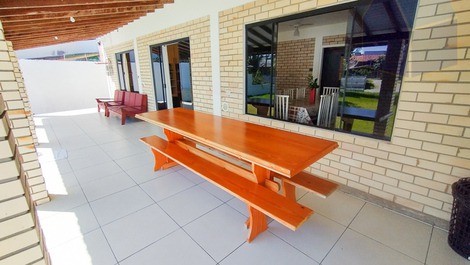 4-bedroom beach house 350 m from the beach