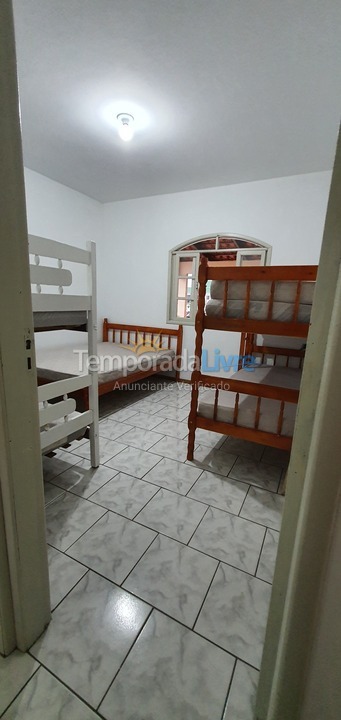 Apartamento para aluguel de temporada em Itapoá (Barra do Saí)