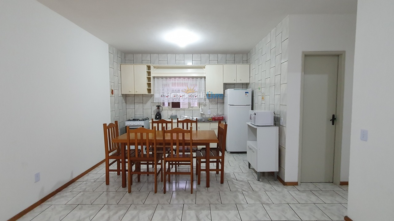 Apartamento para aluguel de temporada em Itapoá (Barra do Saí)