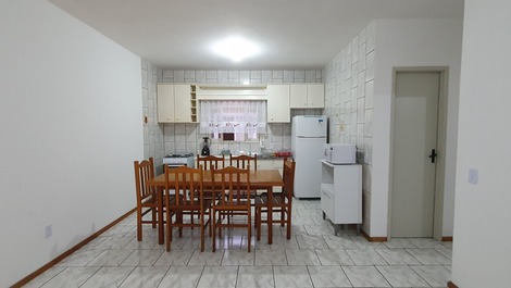 APARTAMENTO COMPLETO - FRENTE PARA O MAR!!!
