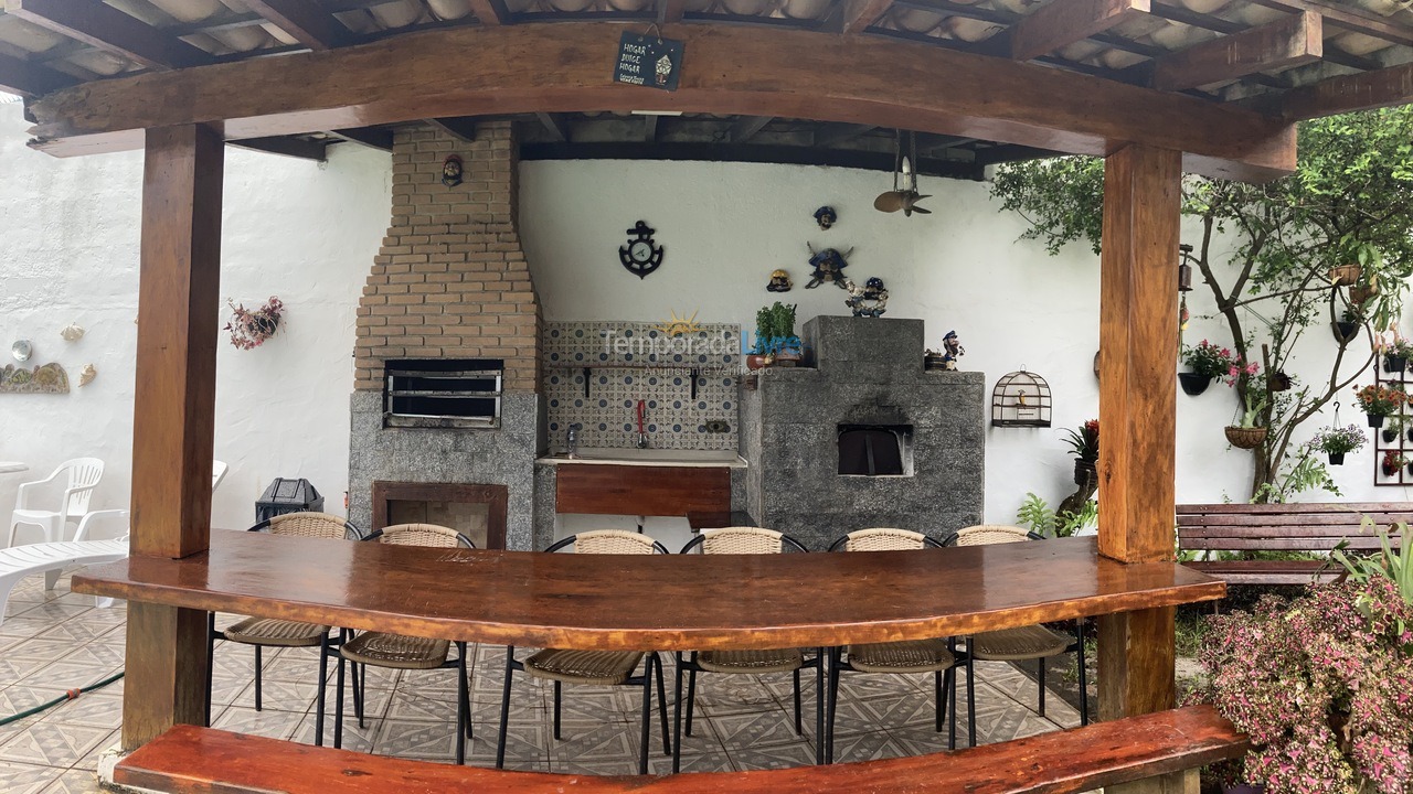 Casa para aluguel de temporada em São Sebastião (Praia deserta)