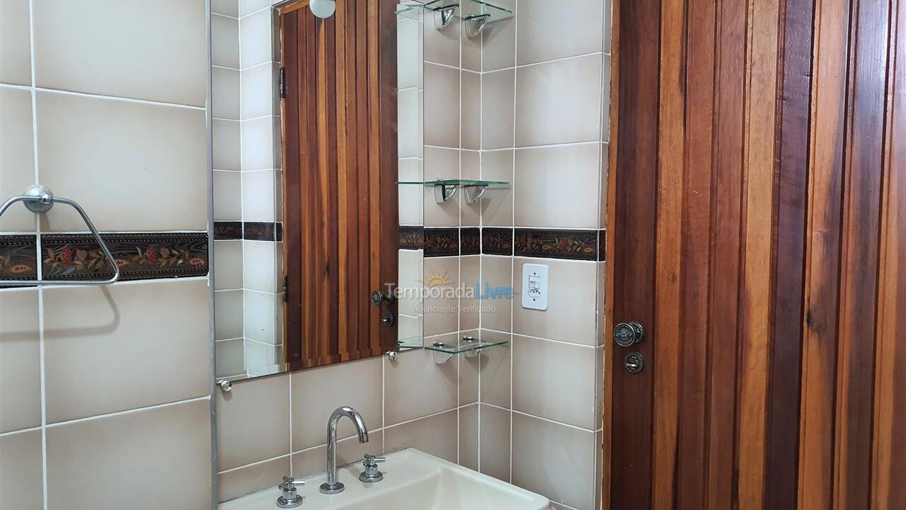 Apartment for vacation rental in Guarujá (Pitangueiras)