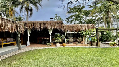 Magnificent house on the sand, super spacious with 5 suites