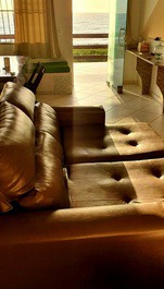 Sofás novos retrateis e reclináveis muito confortáveis.