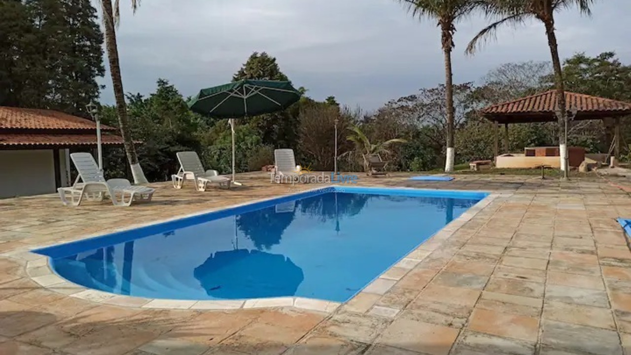 Chácara / sítio para aluguel de temporada em Boituva (Chácara dos Pinhais)