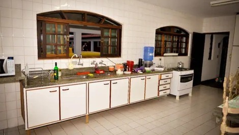 Chácara Super espaçosa com piscina, churrasqueira, wi-fi