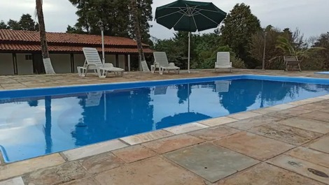 Chácara Super espaçosa com piscina, churrasqueira, wi-fi