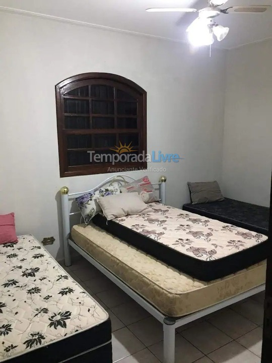 Granja para alquiler de vacaciones em Boituva (Chácara dos Pinhais)