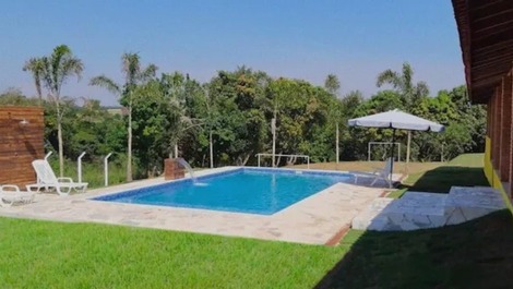 HERMOSA FINCA 16 PERSONAS PISCINA BARBACOA ZONA DE OCIO COMPLETA