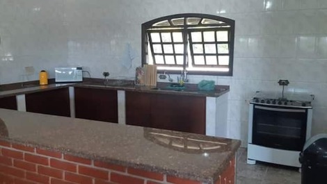 HERMOSA FINCA 16 PERSONAS PISCINA BARBACOA ZONA DE OCIO COMPLETA