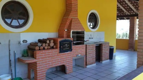 HERMOSA FINCA 16 PERSONAS PISCINA BARBACOA ZONA DE OCIO COMPLETA