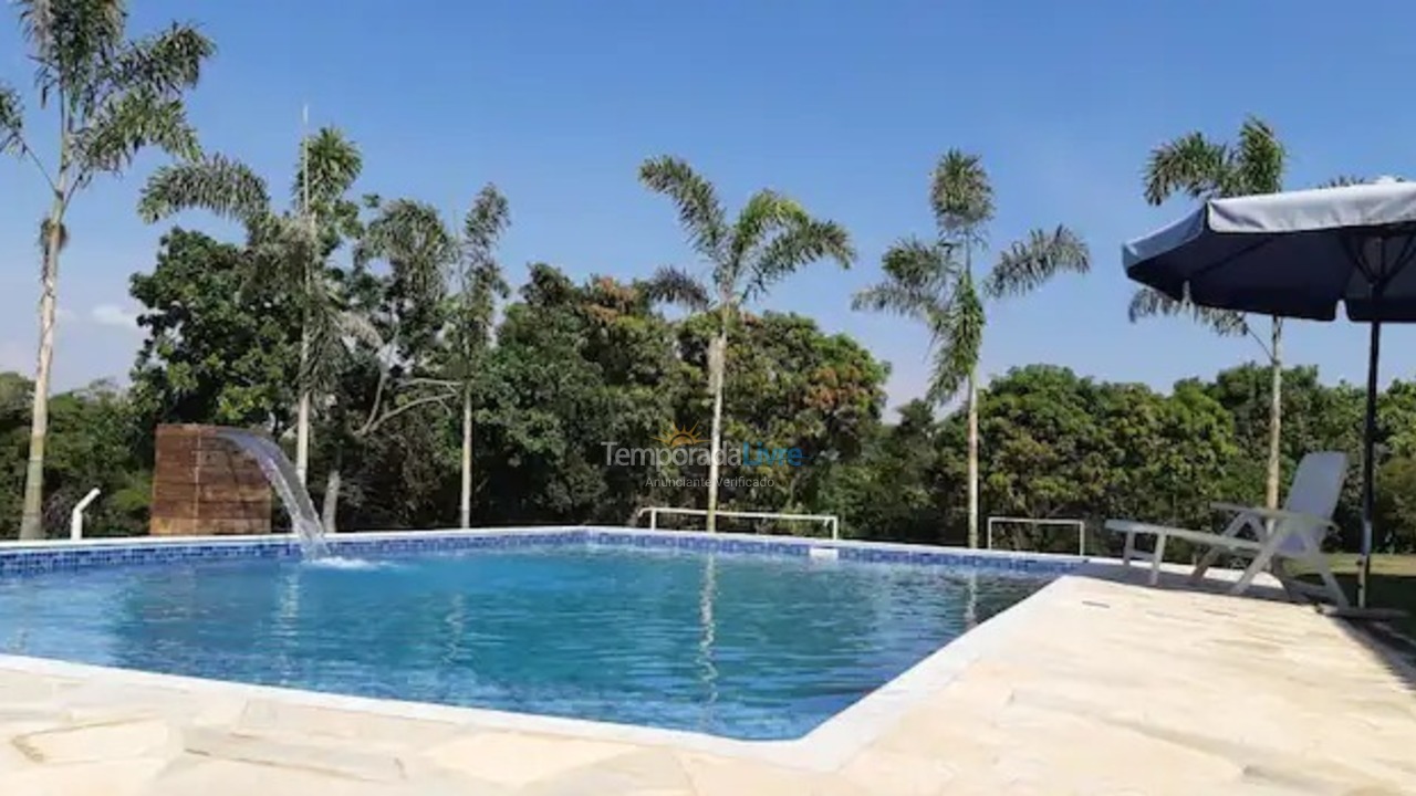 Granja para alquiler de vacaciones em Boituva (Chácara dos Pinhais)