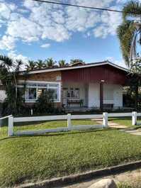 Casa para alugar em Ubatuba - Lagoinha