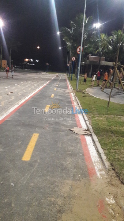 Casa para aluguel de temporada em Bertioga (Vista Linda)