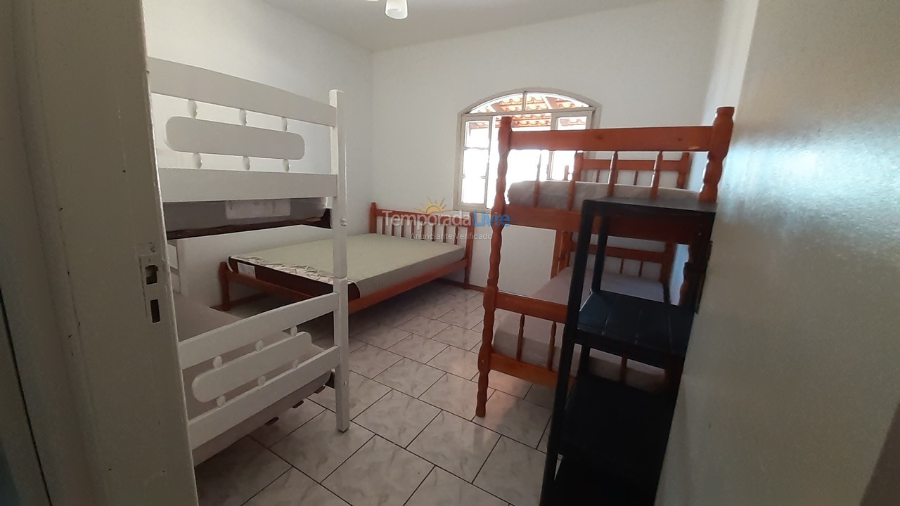 Apartamento para aluguel de temporada em Itapoá (Barra do Saí)