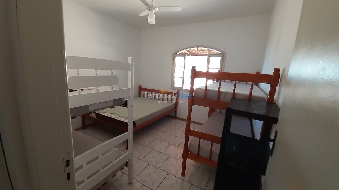 Apartamento para aluguel de temporada em Itapoá (Barra do Saí)