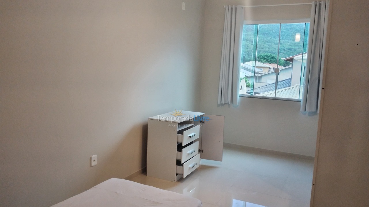 Apartment for vacation rental in Palhoça (Praia de Fora)