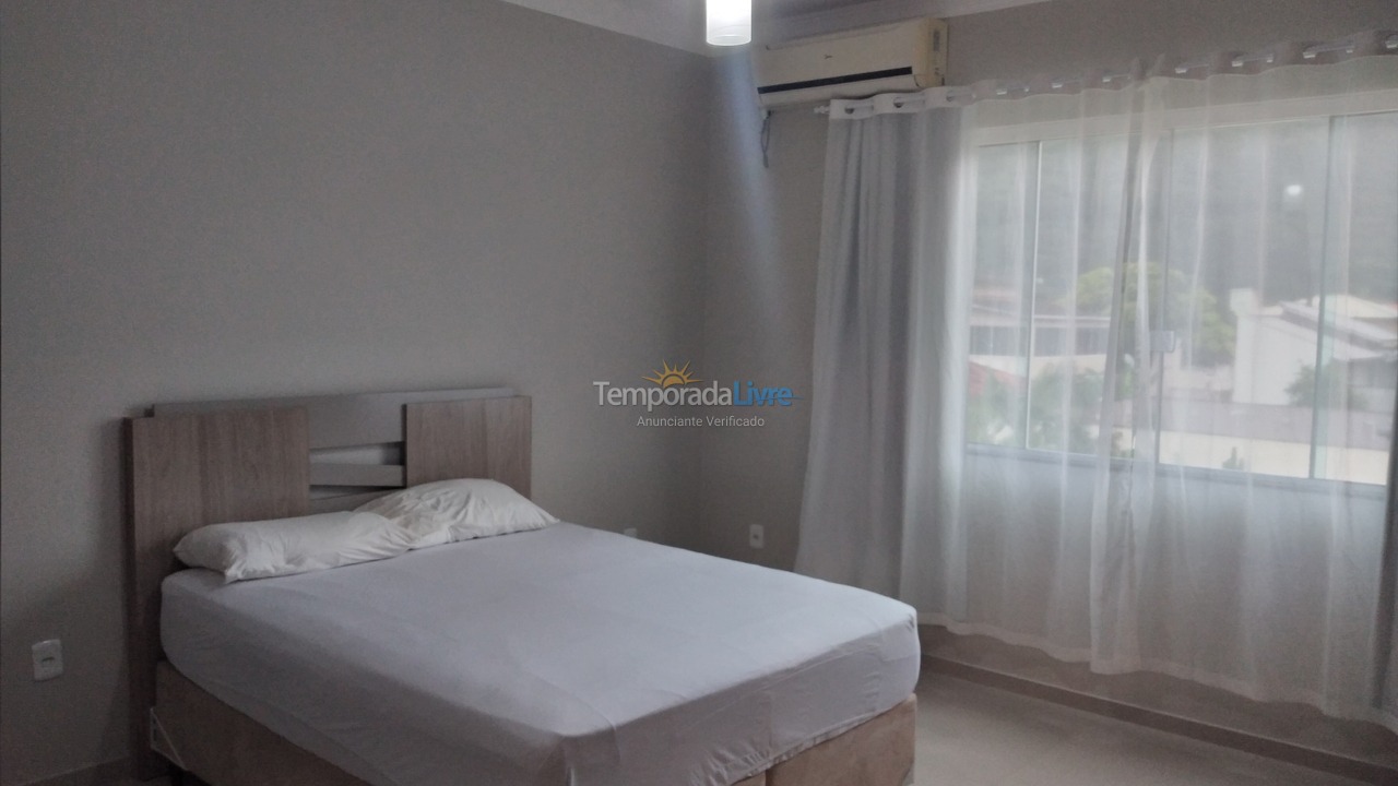 Apartment for vacation rental in Palhoça (Praia de Fora)