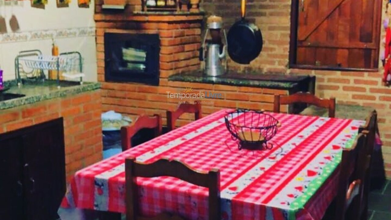 Chácara / sítio para aluguel de temporada em Guaratinguetá (Paiol)