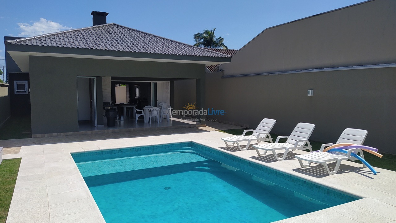 House for vacation rental in Matinhos (Caiobá)