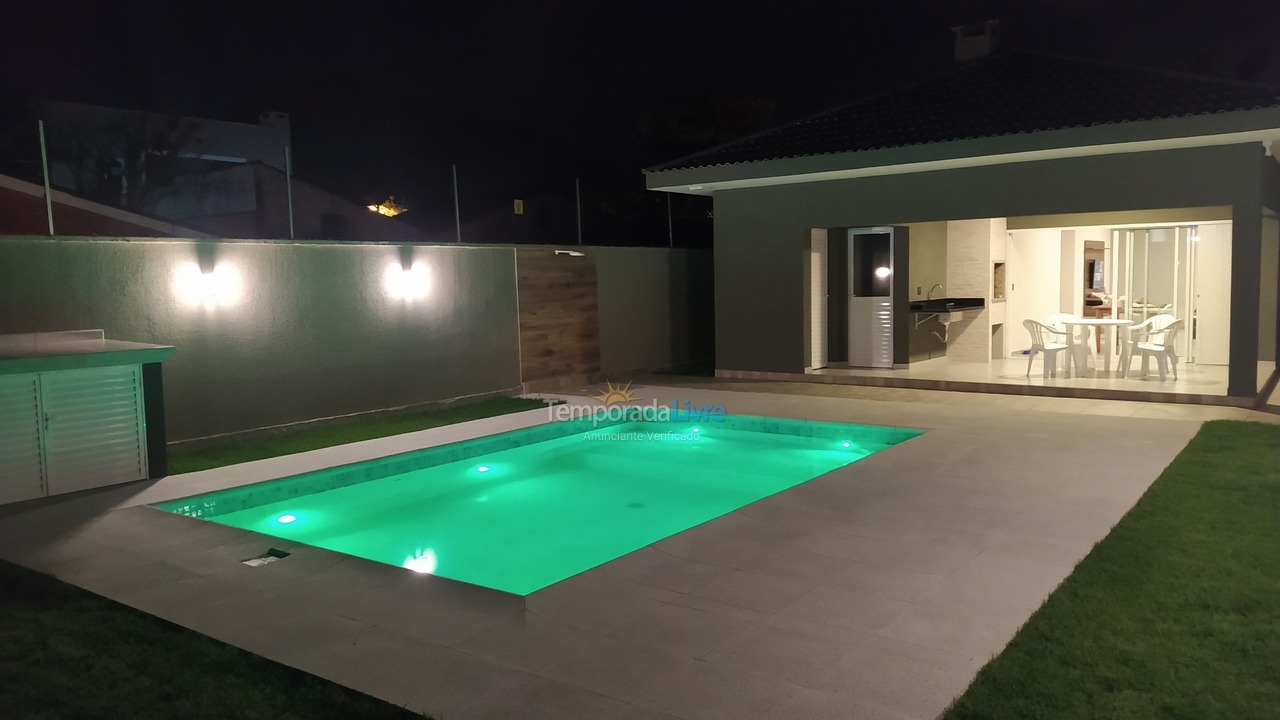 House for vacation rental in Matinhos (Caiobá)