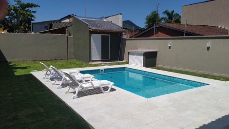 Linda Casa Matinho - Caiobá for up to 12 people