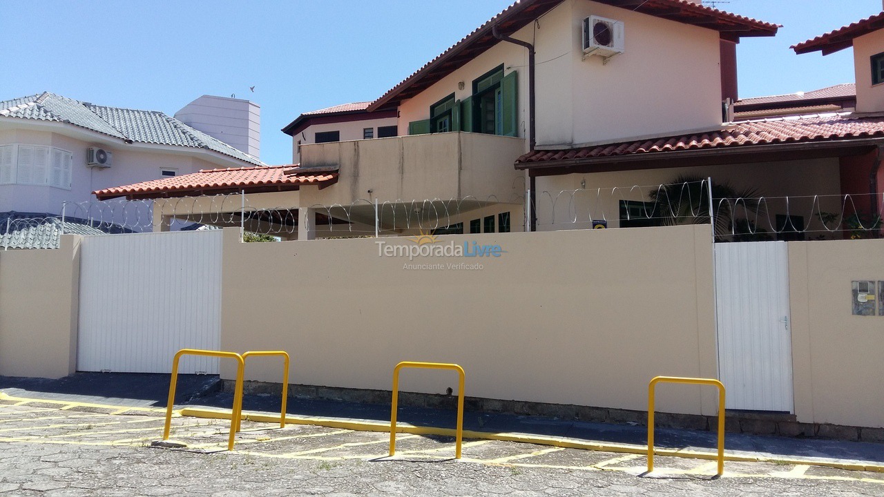 Casa para aluguel de temporada em Florianopolis (Praia dos Ingleses)