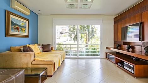 House of 04 suites, pool, great location / SUMMER RATES ONLY BY CONSULTATION!