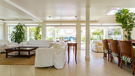 House of 04 suites, pool, great location / SUMMER RATES ONLY BY CONSULTATION!