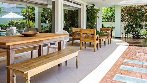 House of 04 suites, pool, great location / SUMMER RATES ONLY BY CONSULTATION!