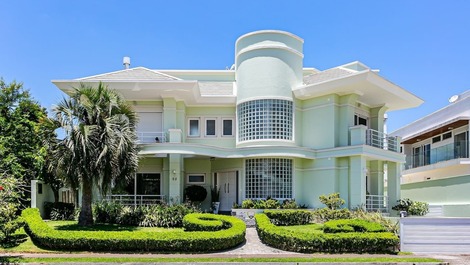 House of 04 suites, pool, great location / SUMMER RATES ONLY BY CONSULTATION!