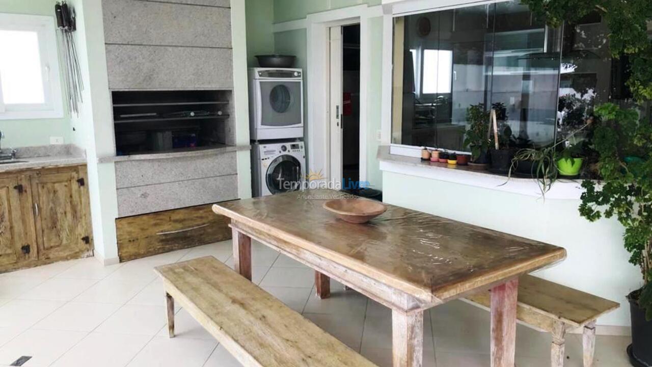 House for vacation rental in Florianopolis (Jurerê Internacional)