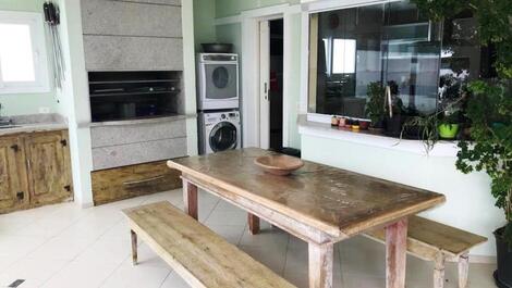 House of 04 suites, pool, great location / SUMMER RATES ONLY BY CONSULTATION!