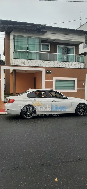Casa para aluguel de temporada em Guarapari (Praia do Morro)