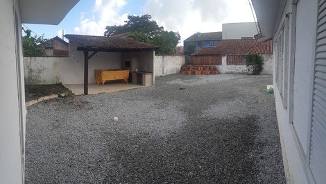 Casa 200m da Praia de Ubatuba