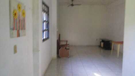 Casa amplia y ventilada a 03 cuadras de la playa